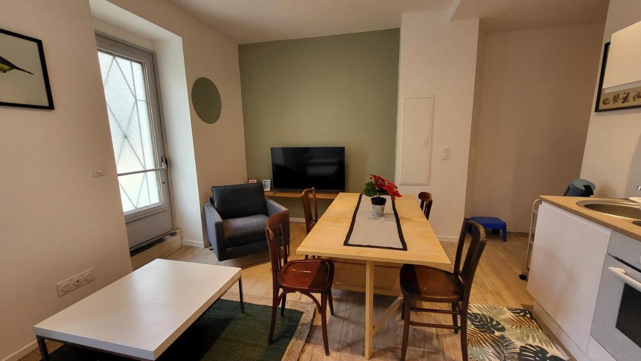 Charmant 2 Pieces Avec Terrasse Proche Centre Ville - Parking Gratuit A Proximite Λούρδη Εξωτερικό φωτογραφία
