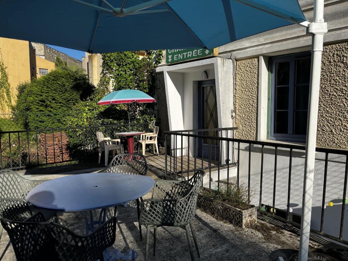 Charmant 2 Pieces Avec Terrasse Proche Centre Ville - Parking Gratuit A Proximite Λούρδη Εξωτερικό φωτογραφία